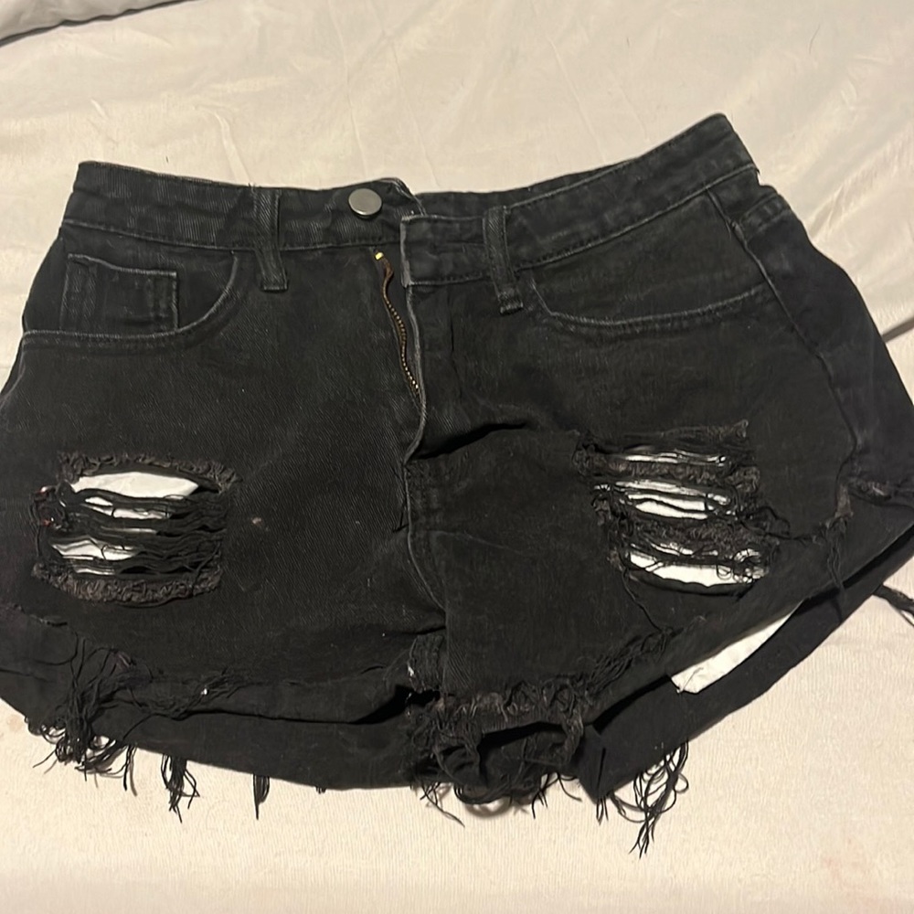 black ripped jean shorts - Picture 1 of 2